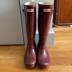 Hunter Tall Rain Boot in Berry